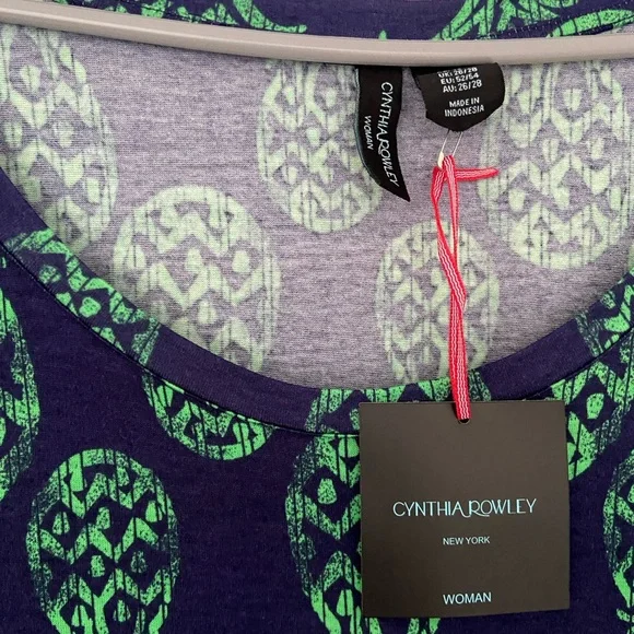 CYNTHIA ROWLEY NAVY BLUE AND GREEN PINEAPPLE PRINT SHORT SLEEVE RAYON BLEND TOP - Picture 6 of 9